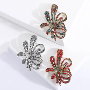 Luxury floral crystal brooches in assorted colors and vintage alloy finishes for women