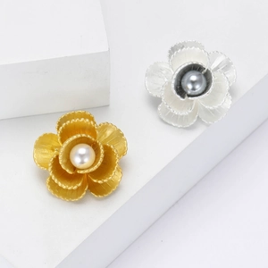 Spilla a Forma di Fiore di Camelia in Lega Opaca Con Perla Artificial Sintetica Elegante Oro Argento Gioielli Floreali per Donna Ufficio Matrimonio Regalo