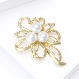 Matte gold alloy floral brooch with three elegant white pearls for women sweaters