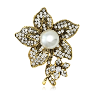 Vintage Alloy Flower Brooch With Faux Artificial Pearl Rhinestone Inlaid Pin For Women Wedding Banquet Party Dress Accessories