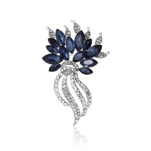 Élégante Broche Fleur en Alliage avec Strass pour Femmes Broche Florale avec Gemme Artificielle Marquise pour Costumes