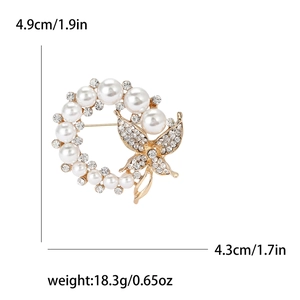 Eleganter Schmetterling Brosche mit Perlen und Strasssteinen, Maße 4,9cm x 4,3cm