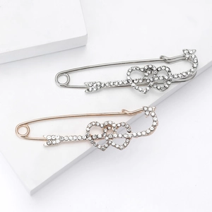 Spilla di Sicurezza in Lega con Cuore e Freccia Strass Placcata Oro Argento Spille Cupido per Abito Cappotto Matrimonio Gioielli Donna