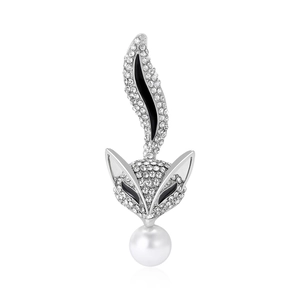 Broche renard élégante avec strass, détails en émail noir et une perle blanche ronde