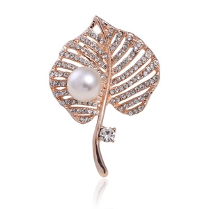 Elegant Hollow Leaf Alloy Brooch With Faux Artificial Pearl And Rhinestone For Women Korean Style Fashion Jewelry Breastpin Gift