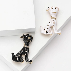 Broche de Perro Dálmata de Esmalte para Mujer Pin de Solapa de Animal de Aleación Con Collar de Strass Joyería de Moda