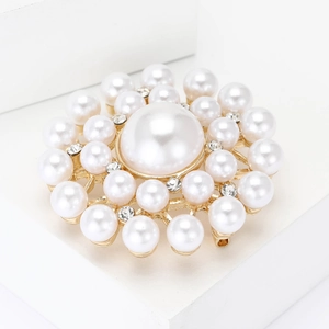 Elegant floral pearl brooch with gold metal base and sparkling rhinestones for women