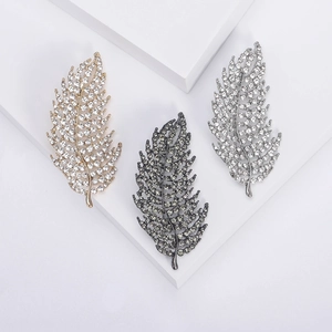 Fashion Hollow Leaf Feather Brooch Alloy Rhinestone Inlaid Corsage Pin For Women Elegant Apparel Jewelry Accessories