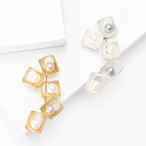Geometric Square Alloy Brooch Pin With Imitation Artificial Pearls Matte Brushed Metal Texture Elegant Fashion Accessory For Women