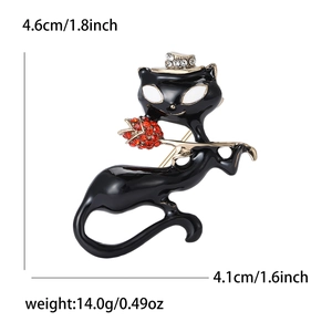 Broche chat noir en émail avec rose et couronne comprenant dimensions et poids du bijou