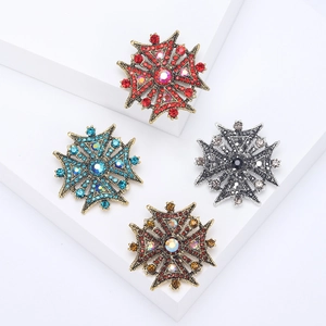 Vintage Alloy Maltese Cross Brooch For Women Palace Style Rhinestone Drip Oil Pins Baroque Corsage Brooches Pendant Dual Use Fashion Jewelry