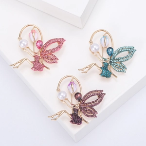 Elegant Alloy Fairy Brooch With Rhinestone Gradient Water Drop Crystal Artificial Pearl Decoration For Women Clothing Accessories