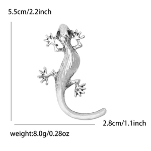 Detailed size specifications for the silver gecko brooch with black gemstone eyes