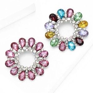Élégante broche en cristal goutte d'eau avec motifs de couronnes florales colorées