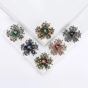 Vintage Alloy Starburst Flower Brooch Geometric Rhinestone Crystal Glass Brooch Women Fashion Clothing Accessory Jewelry