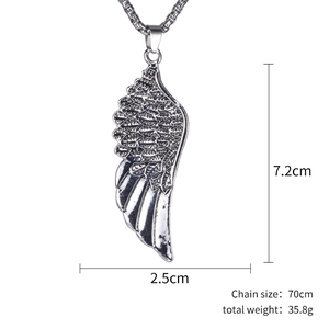 Collier avec pendentif plume en acier inoxydable vintage avec finition antique et longue chaîne