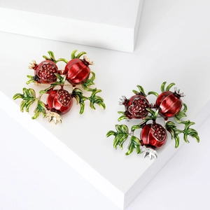 Creative Enamel Drip Oil Red Pomegranate Brooch Pin Alloy Fruit Corsage Gold Silver Jewelry For Women Scarf Clip Accessory