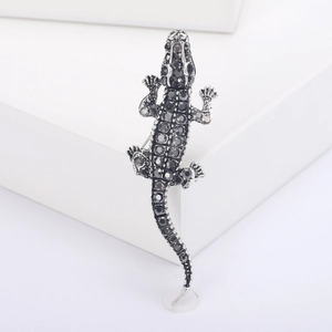 Creative silver alligator brooch with sparkling black rhinestones for men and women