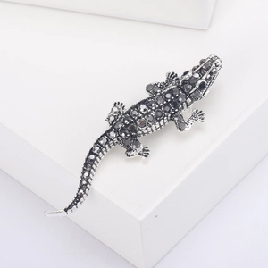 Realistic silver crocodile brooch with sparkling black rhinestones for men and women