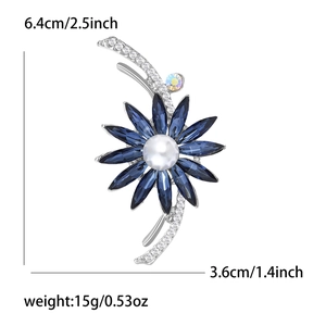 Vue détaillée de la broche fleur en cristal bleu avec perle et dimensions de l'objet