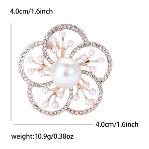 Elegant gold flower brooch with white pearl and rhinestones, size 4.0cm for women's suits