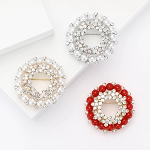 Elegante Spilla a Ghirlanda di Fiori in Lega con Strass per Donna Lusso Perla Artificial Sintetica Tonda Spilla Gioielli Regalo
