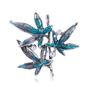 Vintage Alloy Maple Leaf Brooch With Blue Green Gradient Enamel And Faux Artificial Pearl Elegant Nature Style Pin For Women Wedding Jewelry