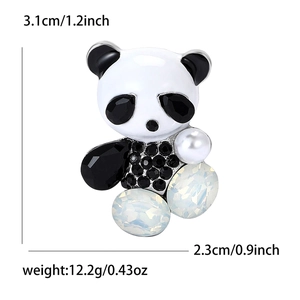 Broche panda élégante avec émail et perles factices, taille 3,1 cm par 2,3 cm