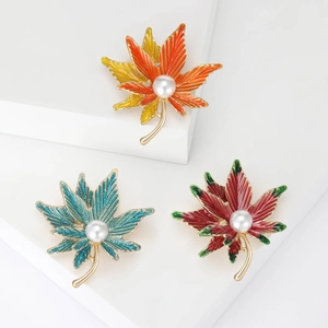 Fashion Alloy Enamel Maple Leaf Brooch With Faux Artificial Pearl Elegant Nature Style Suit Pin Accessory For Women Jewelry
