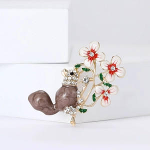 Mignonne Broche Écureuil Fleur Émail Alliage pour Femmes Mode Animal Floral Strass Épingle de Poitrine Costumes Cardigan Bijoux