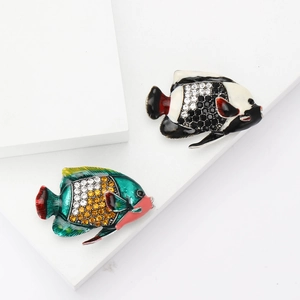 Broche Poisson Tropical de Luxe en Alliage de Strass pour Femmes Épinglette de Vêtements Animaux Marins Bijoux de Costume