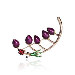 Vintage Alloy Beetle Leaf Brooch With Enamel And Rhinestones For Women Elegant Floral Animal Lapel Pin Jewelry Accessory Gift