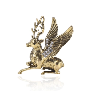 Vintage Reindeer Brooch For Men Women Suit Luxury Alloy Rhinestone Enamel Flying Deer Pin Christmas Elk Jewelry Gift