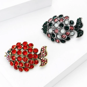 Vintage Alloy Rhinestone Fish Brooch Pin Elegant Hollow Animal Breastpin For Women Banquet Wedding Dress Accessories
