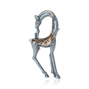 Artistic giraffe brooch in matte grey-blue and gold metallic finish for suits
