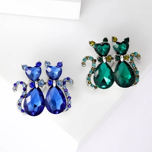 Elegant Alloy Rhinestone Cat Brooch Pin For Women Fashion Animal Heart Teardrop Crystal Breastpin Bowknot Accessory Jewelry Gift