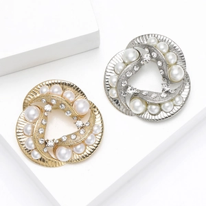 Elegant Alloy Faux Artificial Pearl Rhinestone Brooch For Women Wreath Circle Shape Vintage Banquet Wedding Jewelry Commuter Accessory