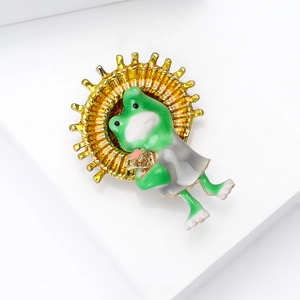 Broche grenouille en émail à la mode avec motif soleil sur fond blanc épuré