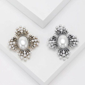 Vintage Palace Baroque Alloy Brooch Large Faux Artificial Pearl Starburst Cross Pin For Women Banquet Party Jewelry Accessory