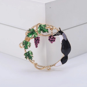 Spilla Creativa in Lega Smalto Volpe Uva Ghirlanda Corsage Animale Intarsiata con Strass Gioielli di Moda per Regalo Donna