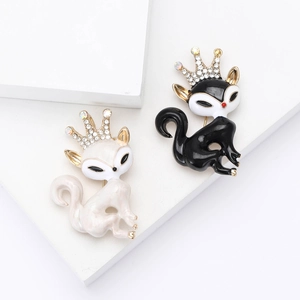 Broche Renard en Alliage Émaillé à la Mode Avec Couronne de Strass Élégante Broche Animale de Dessin Animé pour Bijoux Femme