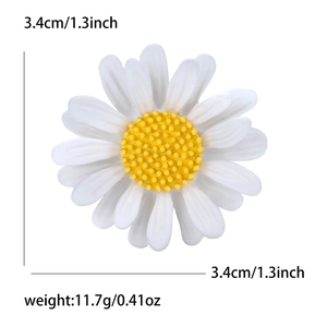 Détails de la broche marguerite avec un diamètre de 3,4 cm et un poids de 11,7 g