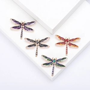 Elegante Legierung Strass Libelle Brosche Für Damen Tropföl Emaille Tier Anstecknadel Mode Schmuck Vielseitiges Kleidungszubehör Geschenk