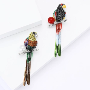 Broche Perroquet Créative en Alliage et Strass Élégante Épinglette Oiseau en Émail Coloré Avec Fausse Künstliche Perle Bijoux Femme