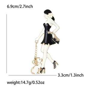 Spécifications détaillées de la taille de l'élégante broche femme en émail noir et doré