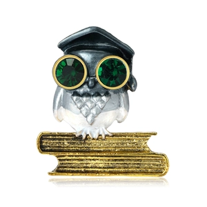 Fashion Owl Brooch With Graduation Cap And Books Alloy Green Rhinestone Wise Owl Pin For Students Teachers Graduation Gift Jewelry