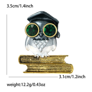 Fashionable owl brooch with glasses and graduation cap on books, 3.5cm x 3.1cm