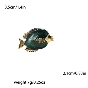 Broche poisson tropical en émail vert foncé et alliage doré pour costumes et chemises
