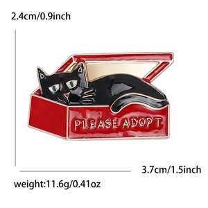Broche chat en émail dans boîte rouge avec texte Please Adopt, taille 2.4cm par 3.7cm