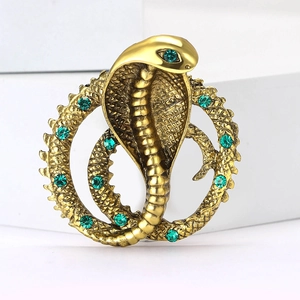Spilla vintage a forma di cobra dorata con strass verdi per abiti e maglioni